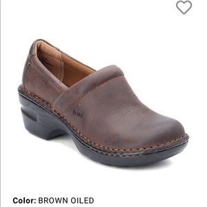 B.o.c brown leather clogs
